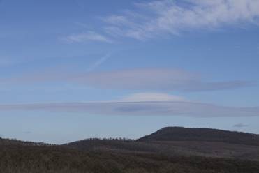 Felh�nek �lc�zott UFO