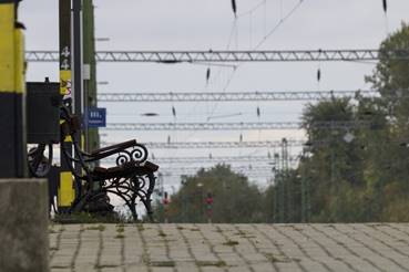 "Felbred az lloms, s vr, jra vr..."