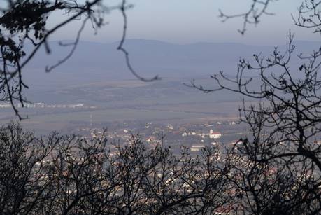 A v�lgyben elter�l� telep�l�s