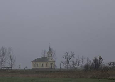 A halv�nyan kirajzol�d� templom