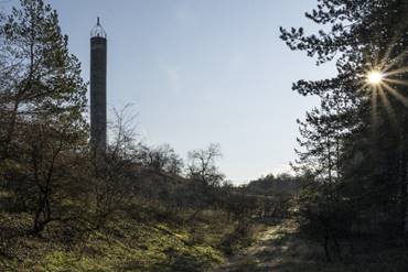 Torony a szikr�z� ellenf�nyben