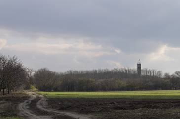 M�g egy kicsit t�volabbr�l