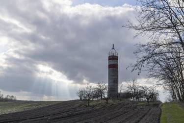 Az �reg h�zik� a torony l�b�n�l